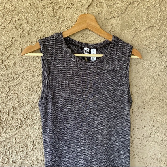 Marled Fitted Dress with Ruched Twist in Back👀LOOK AT THE BACK - Picture 4 of 9